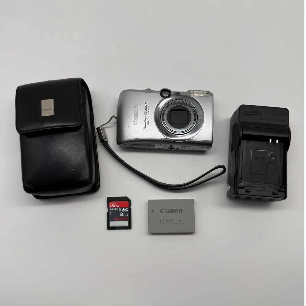 Canon PowerShot SD890 IS Digital ELPH Camera Silver 10MP 5x Zoom Bundle